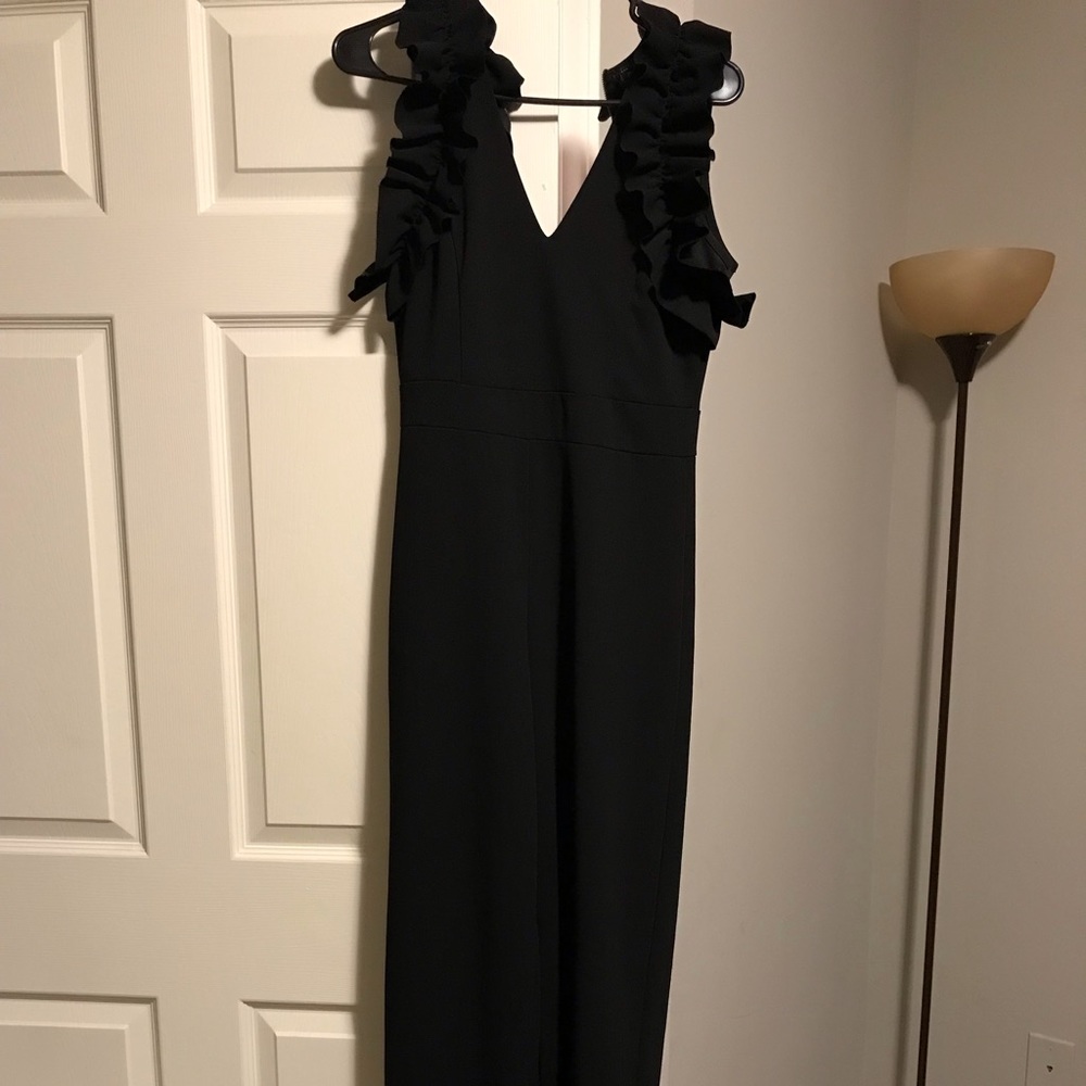 Black Jumper with ruffled collar